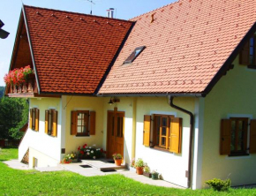 Отель Ferienhaus Eichberg  Лойчах